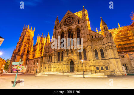 York Minster Kathedrale Sonnenuntergang Dämmerung, York, England, UK. Stockfoto