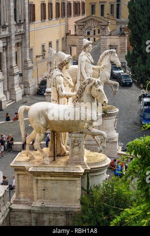 Rome, Italien - 04 Oktober, 2018: Die dioskuren Statuen Castor und Pollux auf cordonata Capitolina Stockfoto