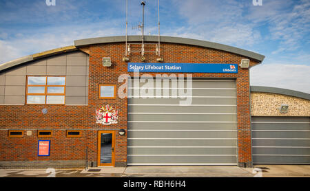 Das Royal National Lifeboat Institution (RNLI) Station in Selsey Bill in der Nähe von Chichester, West Sussex, Großbritannien Stockfoto