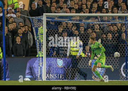 28. September 2018, Hillsborough, Sheffield, England; Sky Bet Meisterschaft, Sheffield Mittwoch v Leeds Utd: Adam Reichweite von Sheffield Mittwoch Kerben zu machen es 1-0 Credit: Mark Cosgrove/News Bilder, Englische Fußball-Liga Bilder unterliegen DataCo Lizenz Stockfoto