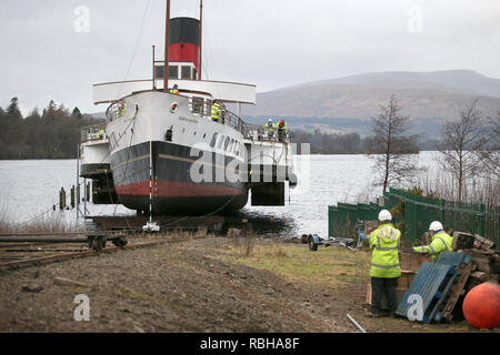 Die Magd des Loch gezogen wird, die helling vor der Wiege, die das Schiff während des lipping" der historischen Dampfer aufgeschnappt, wie es war, dass das Wasser durch die ursprünglichen winchhouse und auf die balloch Dampf Helling, Balloch geschleppt werden. Stockfoto