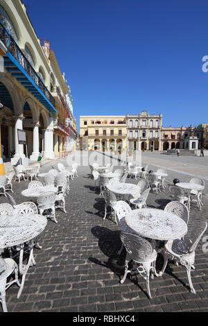 Havanna, Kuba - Outdoor Cafe an der berühmten Plaza Vieja entfernt. Stockfoto
