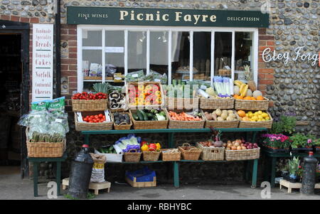 Dorfladen, Cley next das Meer, Norfolk, England, Großbritannien Stockfoto