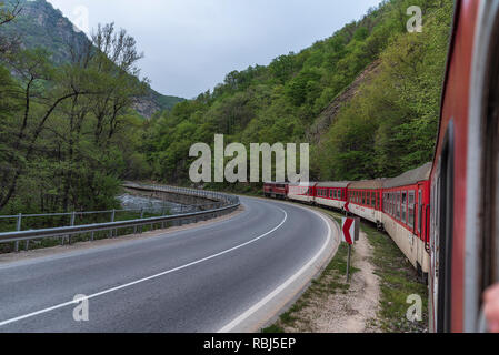 Reisen Sie mit dem Zug, Frühling Stockfoto