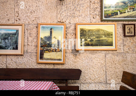 Restaurant Dekorationen in einem lokalen Restaurant in Komiža, gegenüber Islanc, Kroatien Stockfoto