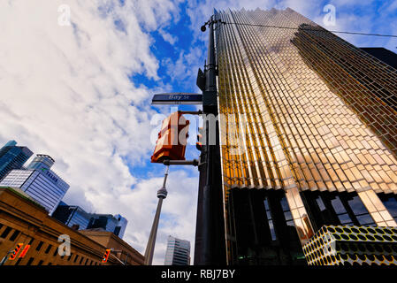 Die Royal Bank of Canada (RBC) Plaza South Tower auf der Front Street und Bay Street in Toronto, Kanada Stockfoto