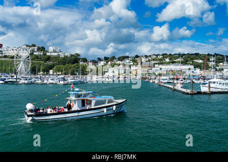 TORQUAY, Devon, England - 31. Juli 2017: Die Marina bei Torquay ein beliebtes Urlaubsziel in Devon, England Großbritannien Stockfoto