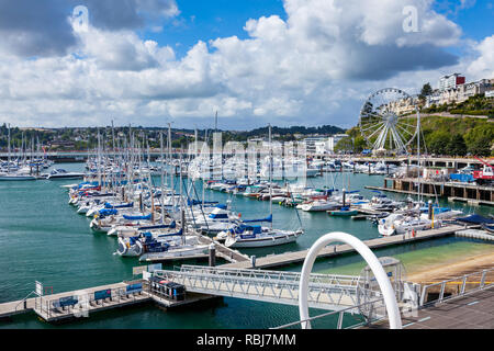 TORQUAY, Devon, England - 31. Juli 2017: Die Marina bei Torquay ein beliebtes Urlaubsziel in Devon, England Großbritannien Stockfoto