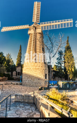 10. Januar 2019 Mittlerer Osten Israel Jerusalem Altstadt Wind Mill für die Energie in der Natur Umwelt Stockfoto