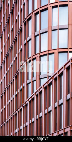 Braunschweig, Deutschland, 30. Dezember, 2018: Abstrakte close-up des modernen BraWo Gebäude neben dem Hauptbahnhof Braunschweig. Stockfoto