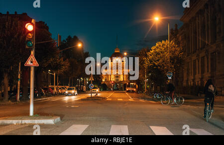 Straßburg, Frankreich - 31.Oktober 2017: Palais du Rhin in der Nacht in Straßburg, Neustadt Arcnhitecture Beispiel für herausragende Wahrzeichen des 19. Jahrhunderts Preußische Architektur. Stockfoto