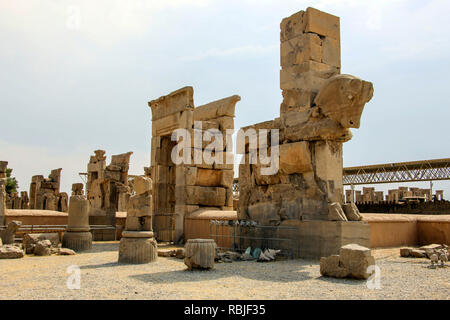 Die antiken Ruinen von Persepolis Komplex, berühmten zeremoniellen Hauptstadt Persiens Iran. Stockfoto