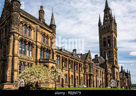 Glasgow, Schottland - Mai 19, 2018: Vor der Glasgow University Gebäude am 19. Mai 2018 in Glasgow, Schottland Stockfoto