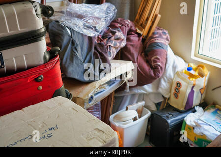 Überladen Innenraum des zwanghaften Vorratskäufer home Stockfoto