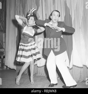 Tanz in den 1940er Jahren. Ein junges Paar im Theater tanzen zusammen in ihrer Bühne Kostüme. Foto Kristoffersson Ref X 86-2. Schweden 1940 Stockfoto