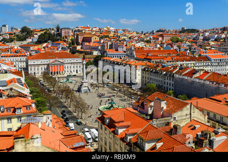 Lissabon, Portugal Skyline Blick auf den Rossio Square vom Elevador de Santa Justa. Stadtbild Stockfoto