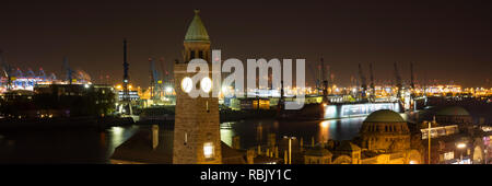 Landungsbrücken bei Nacht, St. Pauli, Hamburg, Deutschland, Europa Stockfoto