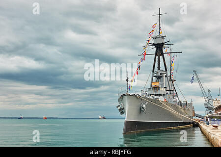 Historischen griechischen Kriegsschiff Averof im Hafen von Thessaloniki, Griechenland Stockfoto