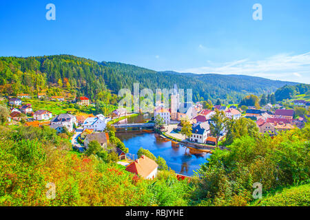 Rozmberk nad Vltavou - malerische alte kleine Stadt in Tschechien. Landschaft, Panoramaaussicht Stockfoto