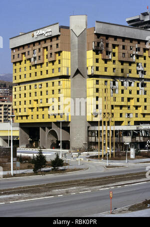 15. März 1993 während der Belagerung von Sarajevo: Das Holiday Inn Hotel auf Sniper Alley. Stockfoto