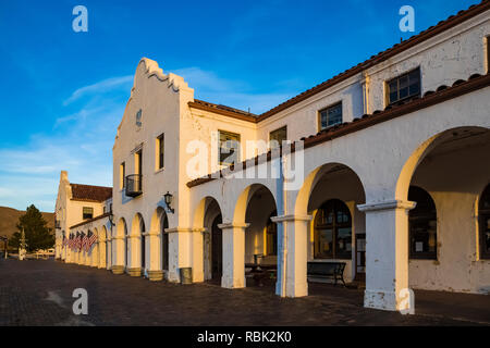 Klassische Mission Revival Stil Caliente Railroad Depot am Highway 93 in Nevada, USA Stockfoto