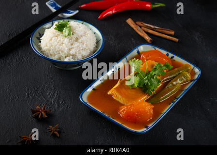 Beliebte malaysisches Gericht Nyonya' Asam pedas' Stockfoto