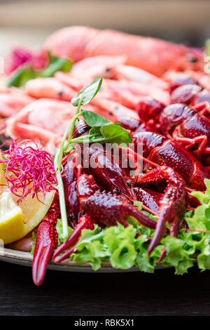 Lecker und Sustainable Seafood, direkt vom Fischerboot auf den Tisch im Restaurant Stockfoto