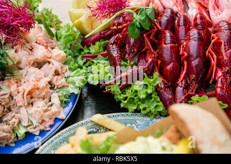 Lecker und Sustainable Seafood, direkt vom Fischerboot auf den Tisch im Restaurant Stockfoto