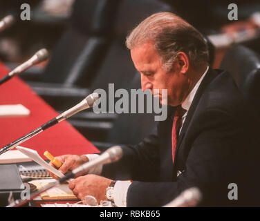 WASHINGTON, DC, USA - 21. JULI 1993: US-Senator Joseph Biden (D-Delaware), Vorsitzender des Justizausschusses des US-Senats. Stockfoto