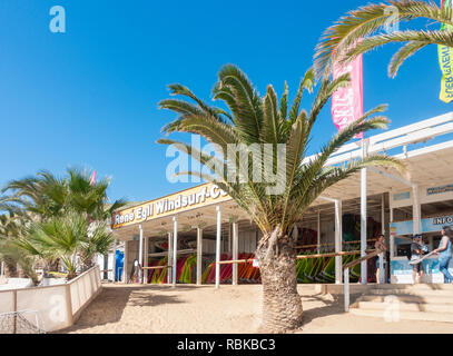 Rene Egli Windsurfing Center am Strand Sotavento Fuerteventura, Kanarische Inseln, Spanien Stockfoto