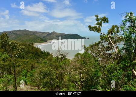 Ein Landschaftsbild von Cape Hillsborough Strand beim Wandern durch Cape Hillsborough National Park, Queensland, Australien Stockfoto