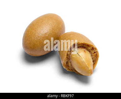 Zwei überdachte Peanut Snacks isoliert auf weißem Hintergrund. Stockfoto