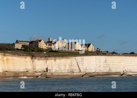 BRIGHTON, East Sussex/UK - Januar 8: Anzeigen der Roedean School in der Nähe von Brighton am 8. Januar 2019. Drei nicht identifizierte Personen Stockfoto