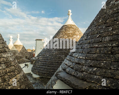 Die "Trulli" Häuser der Stadt Alberbello in der Region Apulien (Puglia in Italienisch), SE Italien. Stockfoto