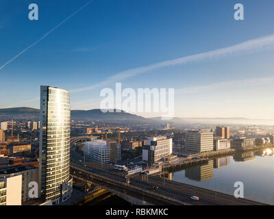 Fluss Lagan, Belfast, in der Dämmerung, Nordirland Stockfoto