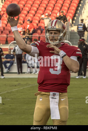 Santa Clara, Kalifornien, USA. 19 Aug, 2017. San Francisco 49ers quarterback C.J. Beathard (3) vor dem Spiel am Samstag, 19. August 2017, in Levis Stadion in Santa Clara, Kalifornien. Die Broncos besiegten die 49ers 33-14 in einem preseason Spiel. Credit: Al Golub/ZUMA Draht/Alamy leben Nachrichten Stockfoto