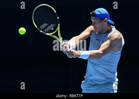 Melbourne, Australien. Januar 11, 2019: 2. Samen Rafael Nadal Praktiken auf der Rod Laver Arena vor den Australian Open 2019 Grand Slam Tennis Turnier in Melbourne, Australien. Sydney Low/Cal Sport Media Credit: Cal Sport Media/Alamy leben Nachrichten Stockfoto