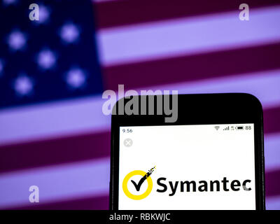 Kiew, Ukraine. 10 Jan, 2019. Symantec Software Company Logo gesehen auf einem Smartphone angezeigt. Quelle: Igor Golovniov/SOPA Images/ZUMA Draht/Alamy leben Nachrichten Stockfoto