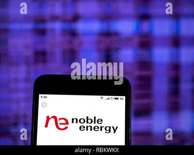 Kiew, Ukraine. 10 Jan, 2019. Noble Group Company Logo gesehen auf einem Smartphone angezeigt. Quelle: Igor Golovniov/SOPA Images/ZUMA Draht/Alamy leben Nachrichten Stockfoto