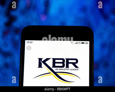 Kiew, Ukraine. 10 Jan, 2019. KBR Engineering Company Logo gesehen auf einem Smartphone angezeigt. Quelle: Igor Golovniov/SOPA Images/ZUMA Draht/Alamy leben Nachrichten Stockfoto