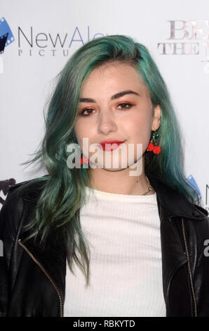 Beverly Hills, Ca. 10 Jan, 2019. Ezi am Los Angeles Premiere von Jenseits Der Nacht im Ahrya Bildende Kunst Theater in Beverly Hills, CA. 10. Januar 2019. Quelle: David Edwards/Medien Punch/Alamy leben Nachrichten Stockfoto