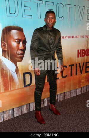 West Hollywood, CA, USA. Januar 2019. 10. Januar 2019 - West Hollywood, Kalifornien - Mahershala Ali. Die Premiere von HBO's True Detective Staffel 3 in Los Angeles fand in der Directors Guild of America statt. Foto: Faye Sadou/Admedia Stockfoto