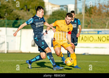 ALBUFEIRA, Algarve, Stadion Estadio da Nora, 11-01-2019, Vitesse - Livingston freundlich, Fußball, niederländischen Eredivisie Saison 2018 - 2019. Vitesse player Vyacheslav Karavaev Kerben 1-1 während des Spiels Vitesse - Livingston. Stockfoto