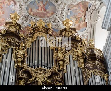Die erstaunliche Orgel im Dom St. Stephan in Passau, Deutschland. Stockfoto