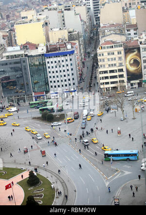 Taksim Square Panoramablick und Republik Denkmal in Istanbul, Türkei. Stockfoto