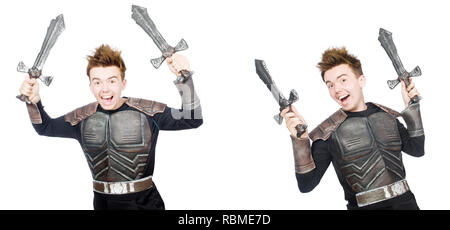 Junge lustige Mann in Rüstung Anzug Stockfoto