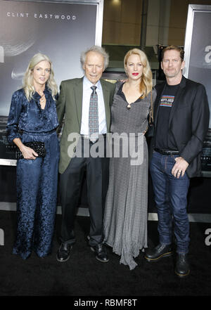 Film Premiere der Mule Mit: Clint Eastwood, Alison Eastwood, Stacy Poitras Wo: Los Angeles, Kalifornien, Vereinigte Staaten, wenn: 10 Dez 2018 Credit: Apega/WENN.com Stockfoto