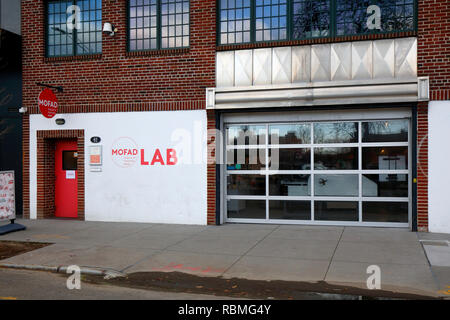 Museum of Food and Drink, 62 Bayard St, Brooklyn, NY. Außenansicht eines Museums für Lebensmittel- und Lebensmittelgeschichte im Viertel Williamsburg, Greenpoint. Stockfoto