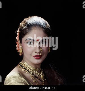 Portrait von Pooja Bhatt Lächeln, Indien, Asien Stockfoto