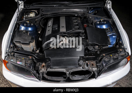 Stanced BMW E46 3er on air bag Suspension abgesenkt und geändert Stockfoto
